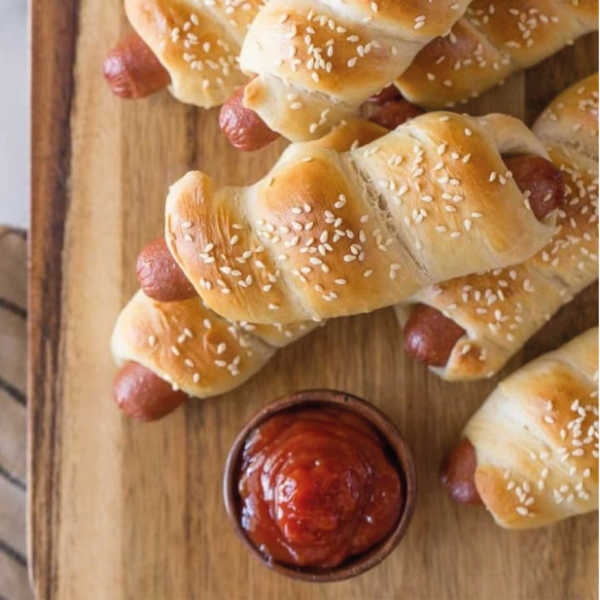 Feuilleté Hot dog - Caro Traiteur - Meilleure Pâtisserie de Thiès