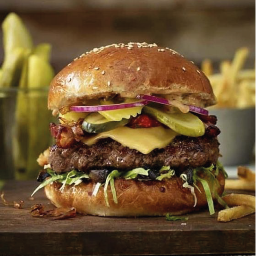 Burger royal - Caro Traiteur - Meilleure Pâtisserie de Thiès